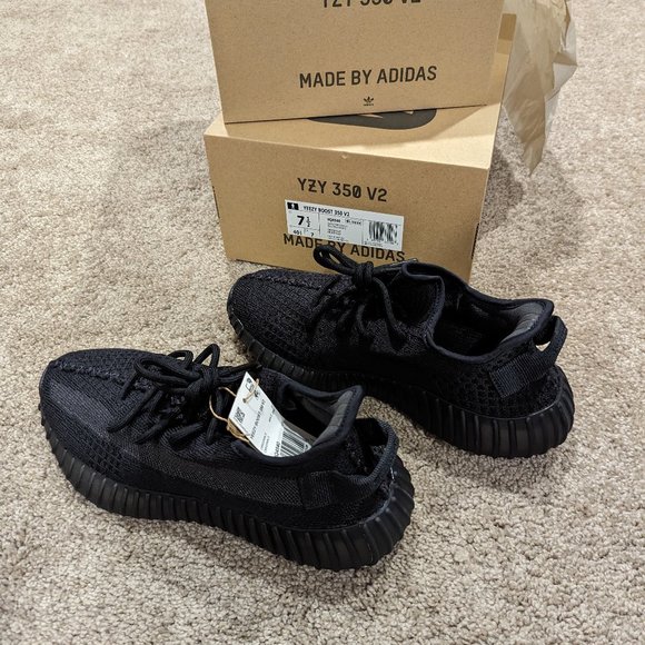 **New**Authentic** Yeezy Boost 350 V2 Onyx from 2023 drop - Picture 1 of 5